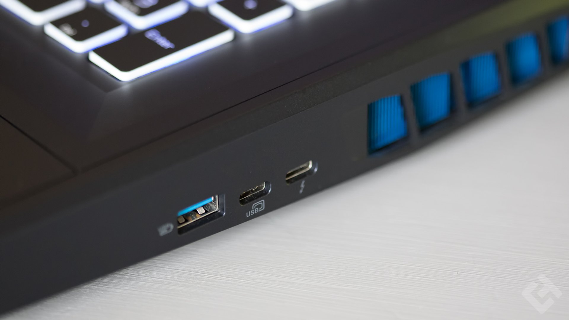  Acer Predator Helios 700 - Design