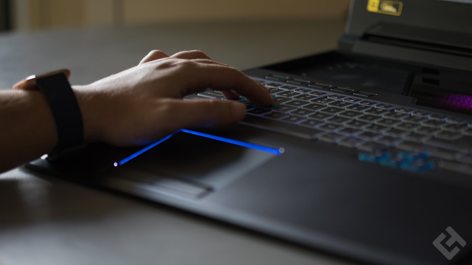 Acer Predator Helios 700 - Repose poignets
