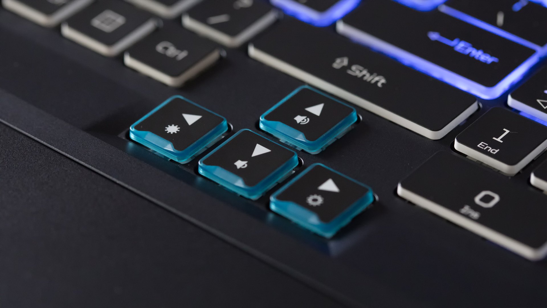 Acer Predator Helios 700 - Design Flèches directionnel