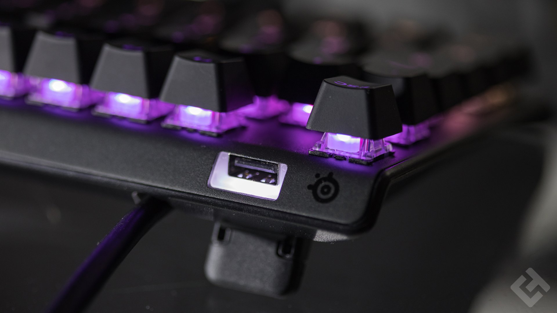 SteelSeries Apex Pro Design Port USB