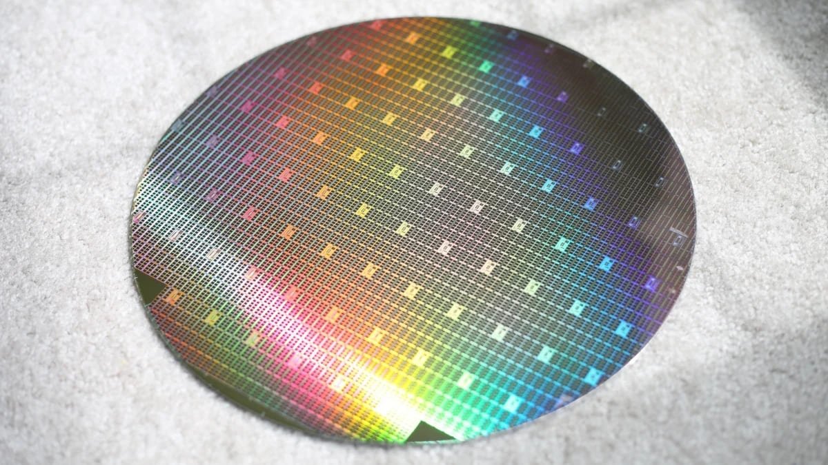 Tesla utilise les puces TSMC