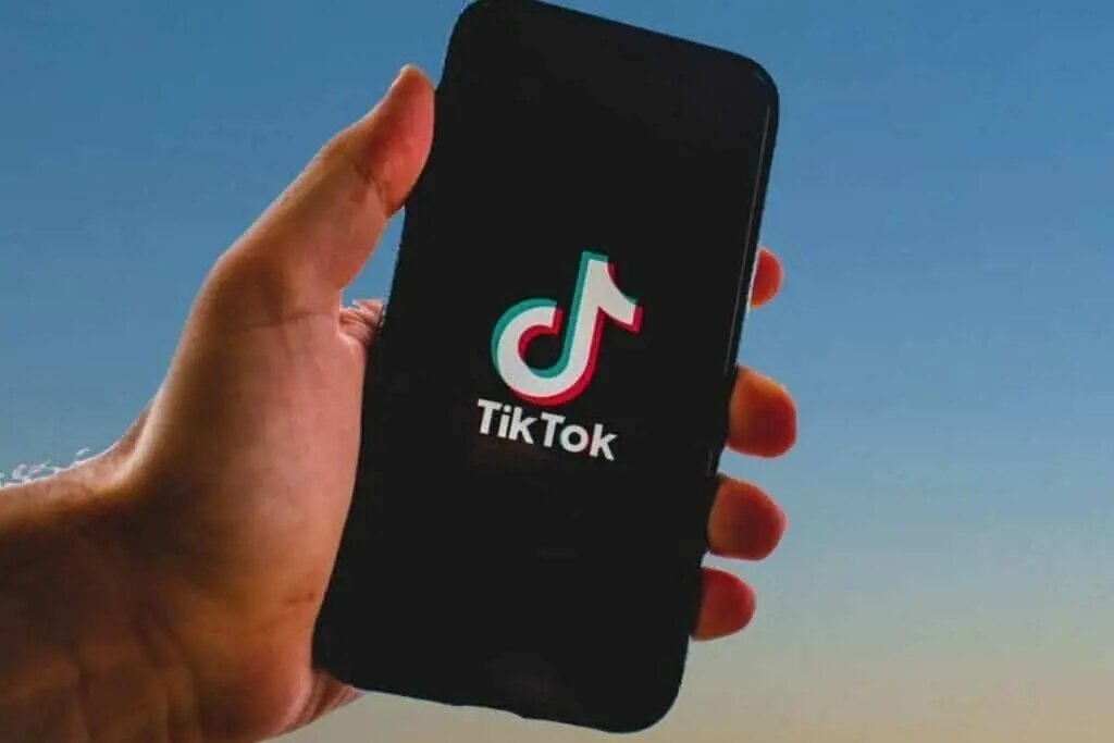 L'Europe avertit TikTok d'une potentielle interdiction dans ses 27 pays
