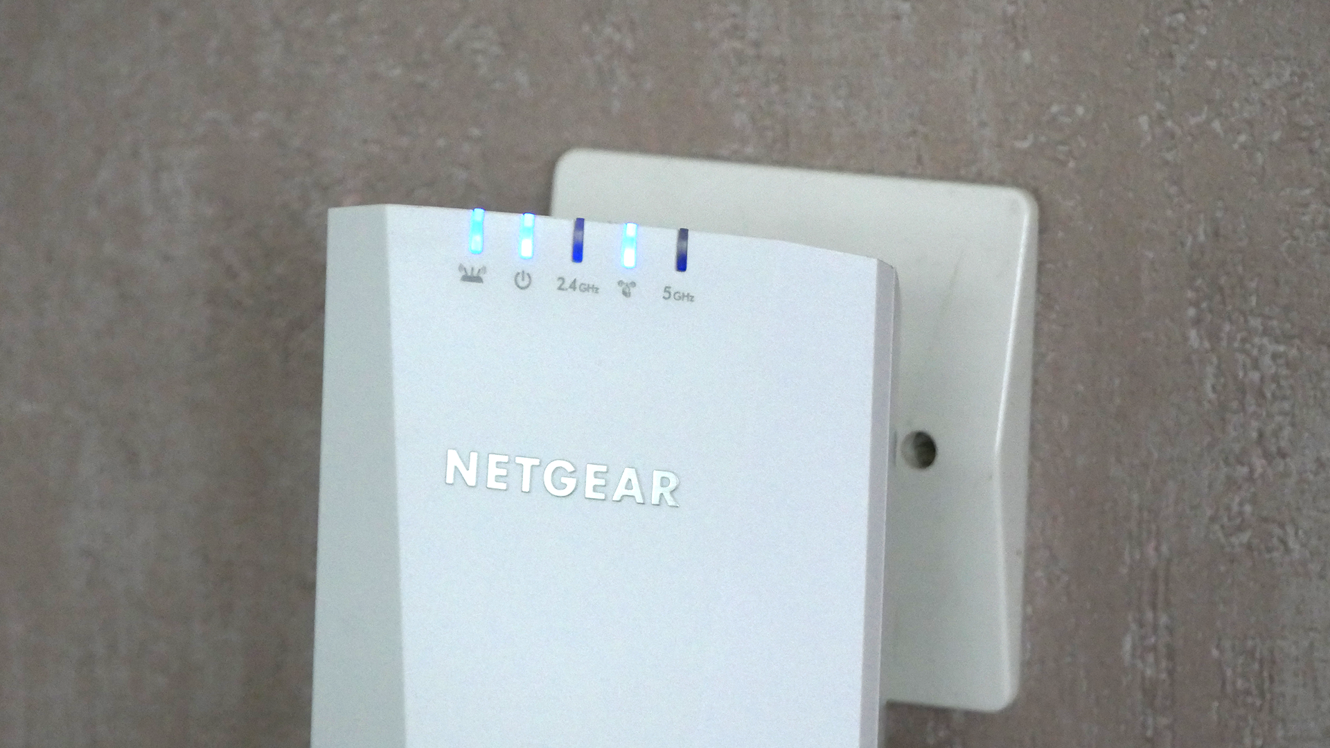 charlestech_test_netgear_ex7500_8