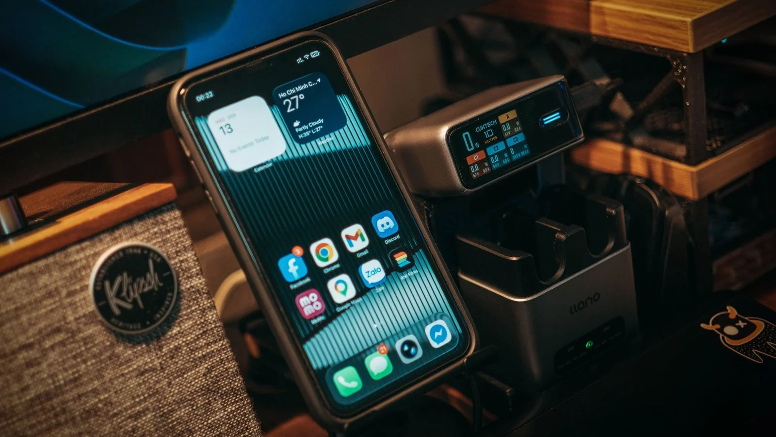 Mise à jour iOS 27 bêta – iPhone écran d'accueil Apple sur bureau
