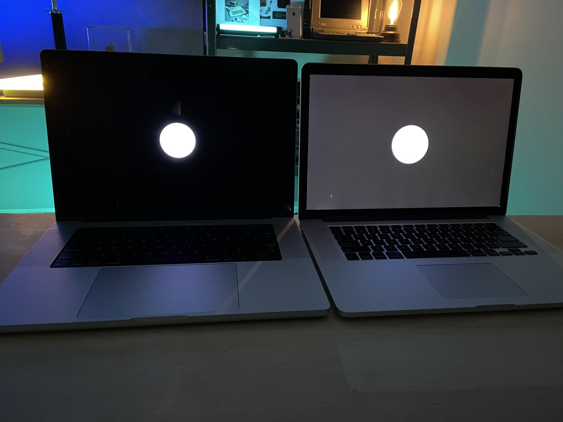 L'écran du MacBook Pro M1 Pro / Max comparé à celui du MacBook Pro 2015