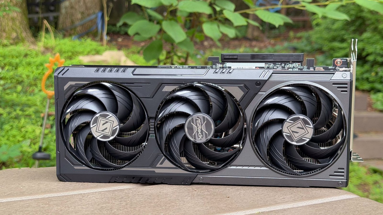 Les GPU sont hors de prix, la RX 9070 GRE d'AMD à 549 $ change la donne