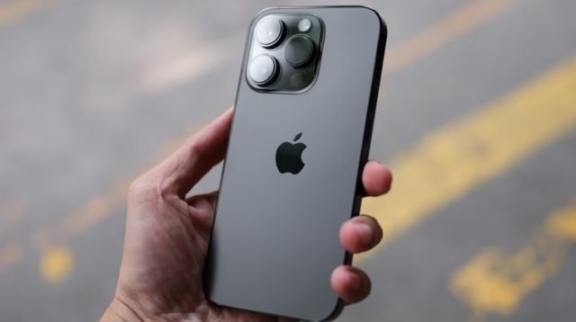 découvrez l'iphone 17 pro, une révolution cinématographique dans votre poche. capturez des vidéos et des photos époustouflantes avec des fonctionnalités avancées qui élèvent votre créativité à un niveau inédit. préparez-vous à vivre une expérience visuell