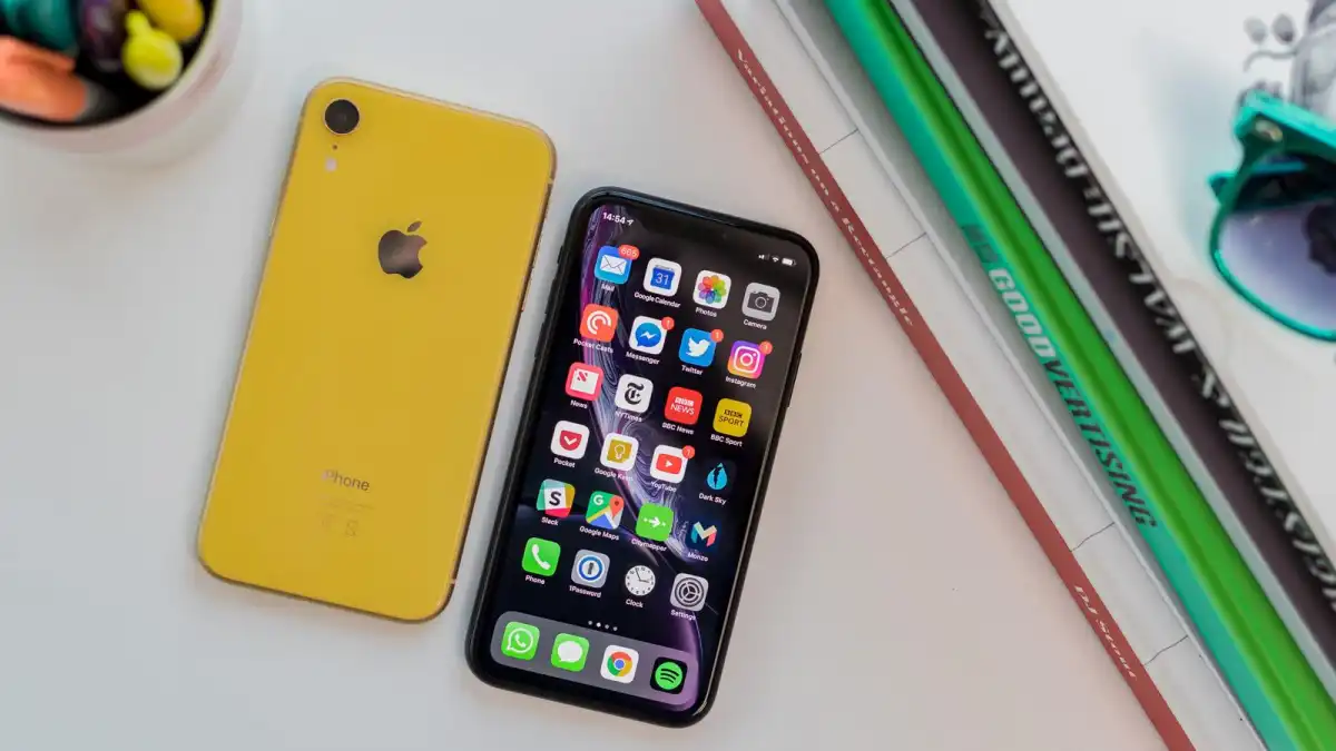 Un nouvel iPhone de couleur jaune pourrait bientôt arriver