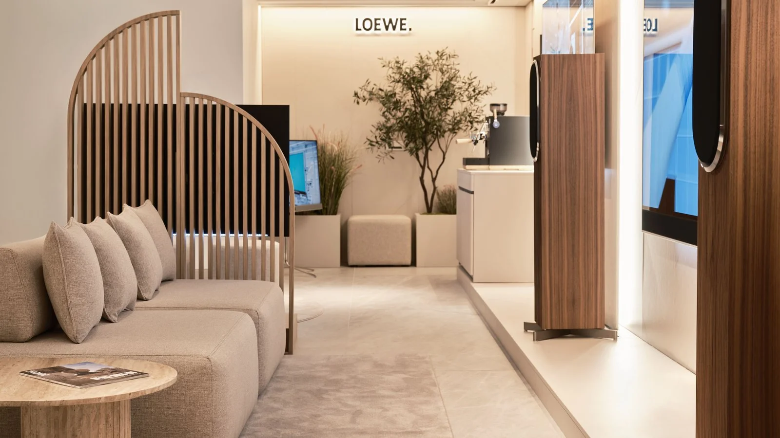 Loewe ouvre chez Harrods pour conquérir le marché du luxe mondial