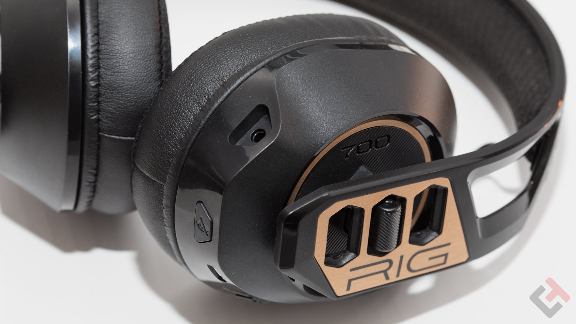 Présentation Plantronics RIG700HD
