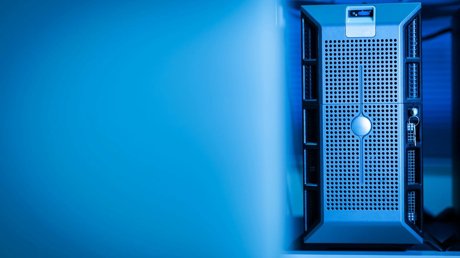 Data center serveur rack lumière bleue infrastructure IA