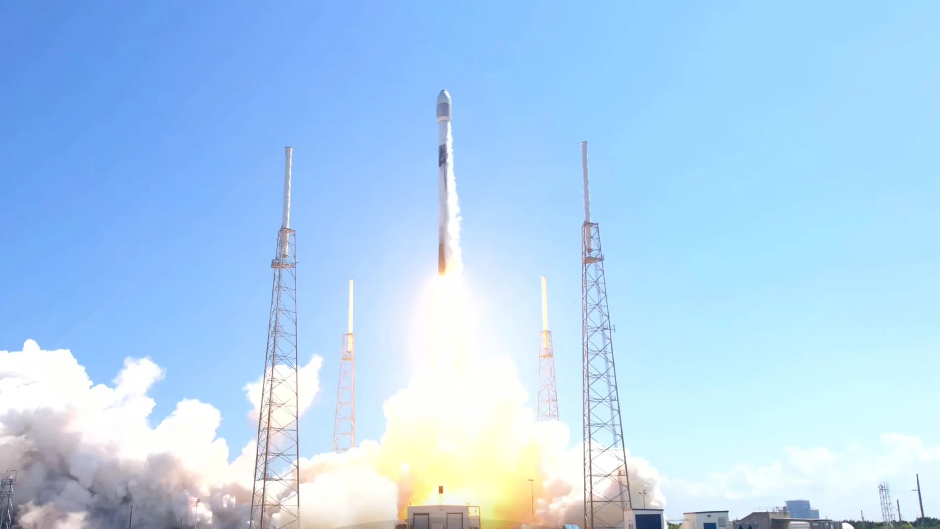 SpaceX : Falcon 9 et Starship déploieront des satellites Starlink de deuxième génération