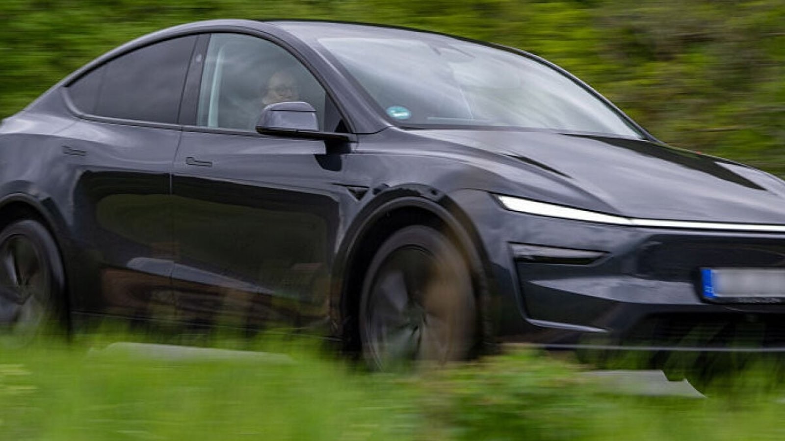 Tesla Model Y concerné par le rappel NHTSA étiquette réglementaire