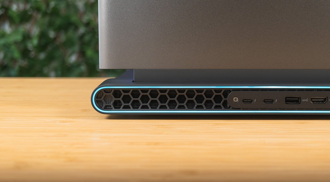 Sortie d'air droite Alienware M18 R1