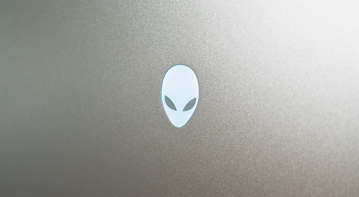 Logo Alienware M18 R1