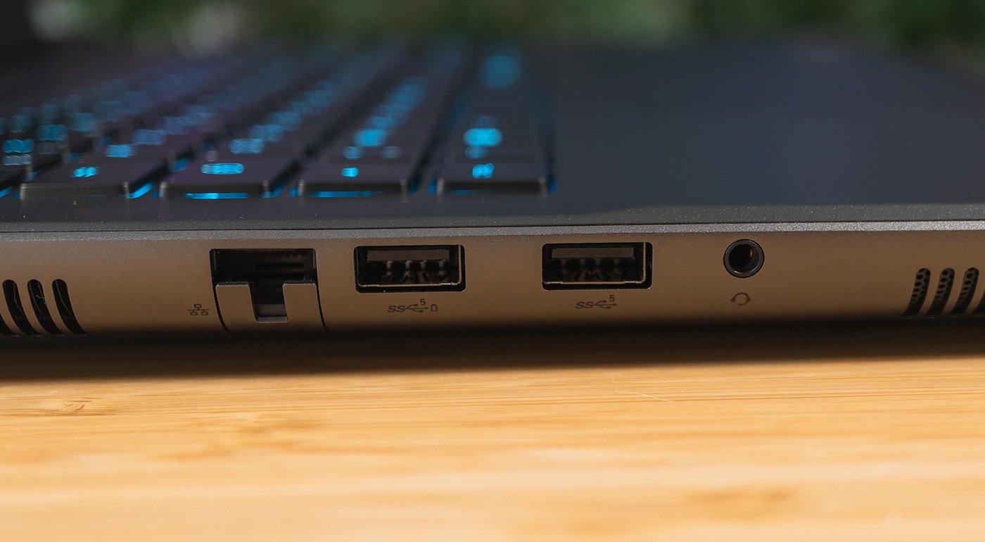 Connectiques gauche Alienware M18 R1