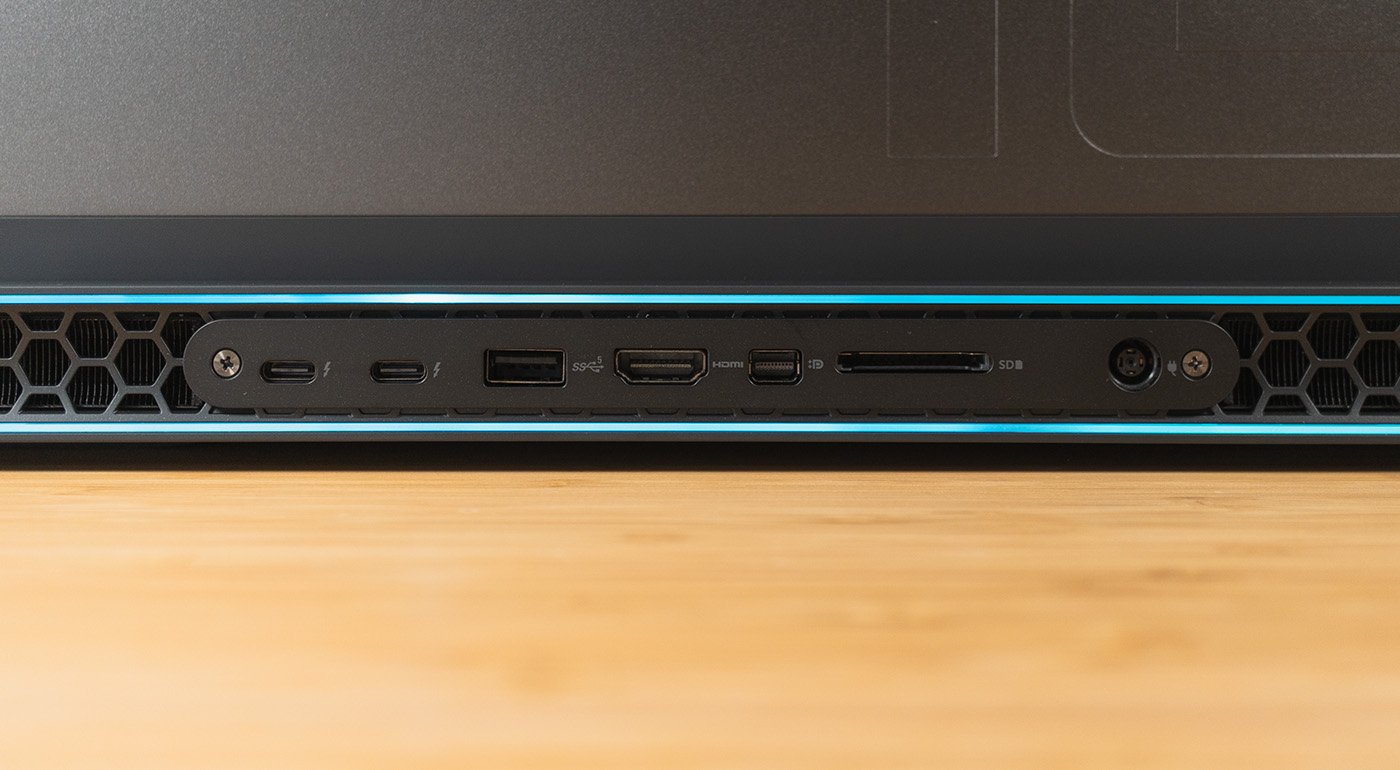 Connectiques dos Alienware M18 R1