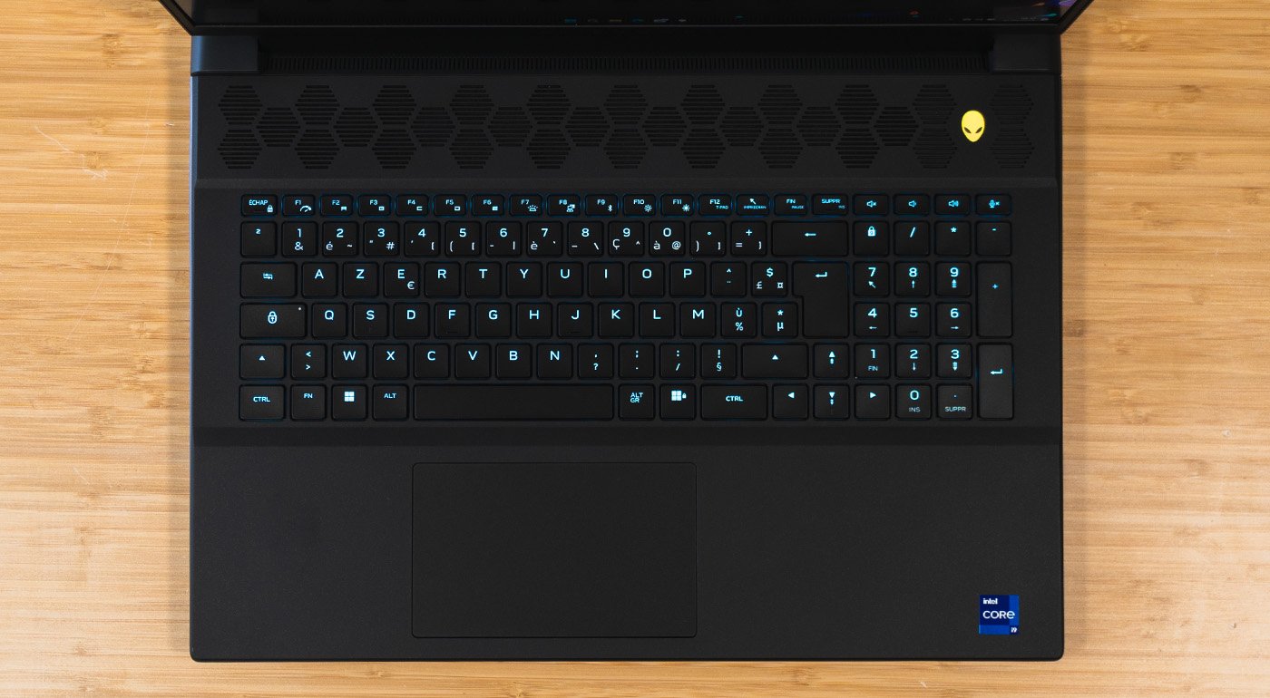 Clavier et pavé tactile Alienware M18 R1