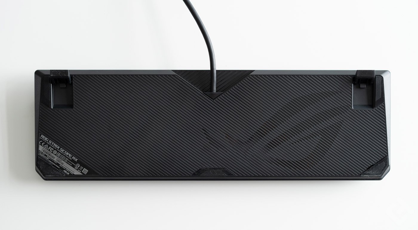 dessous du asus rog strix scope rx