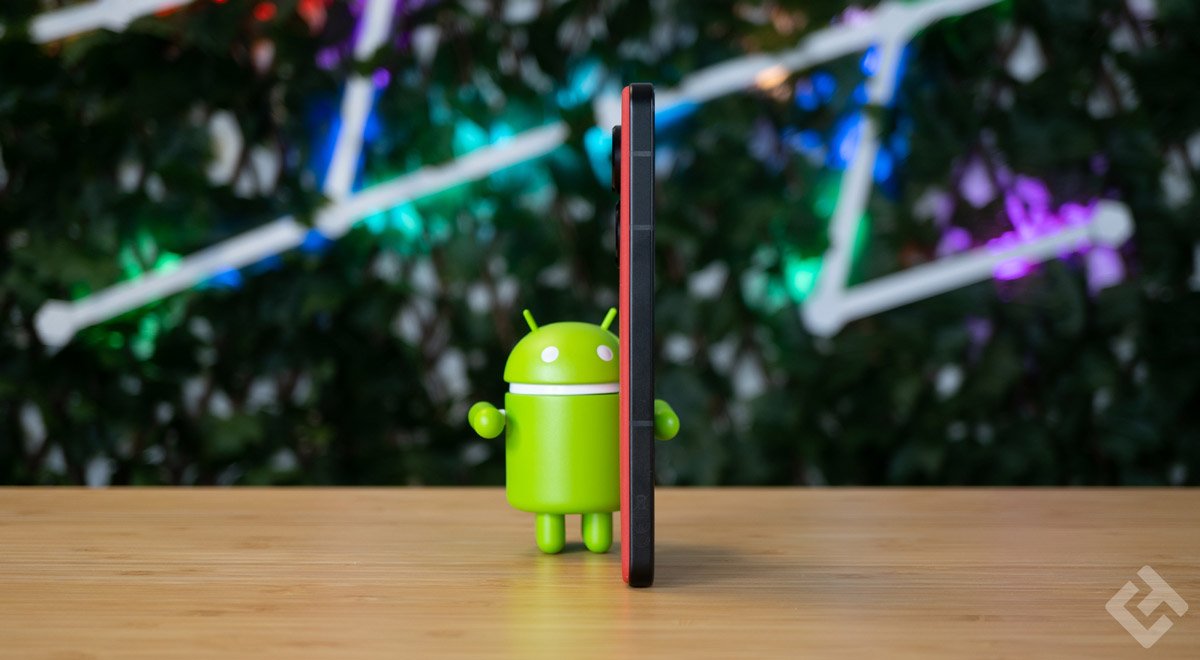 tranche gauche du zenfone 9