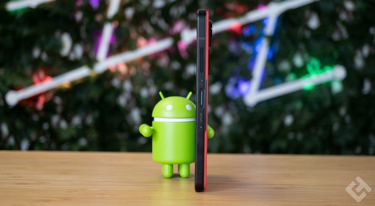 tranche droite du zenfone 9