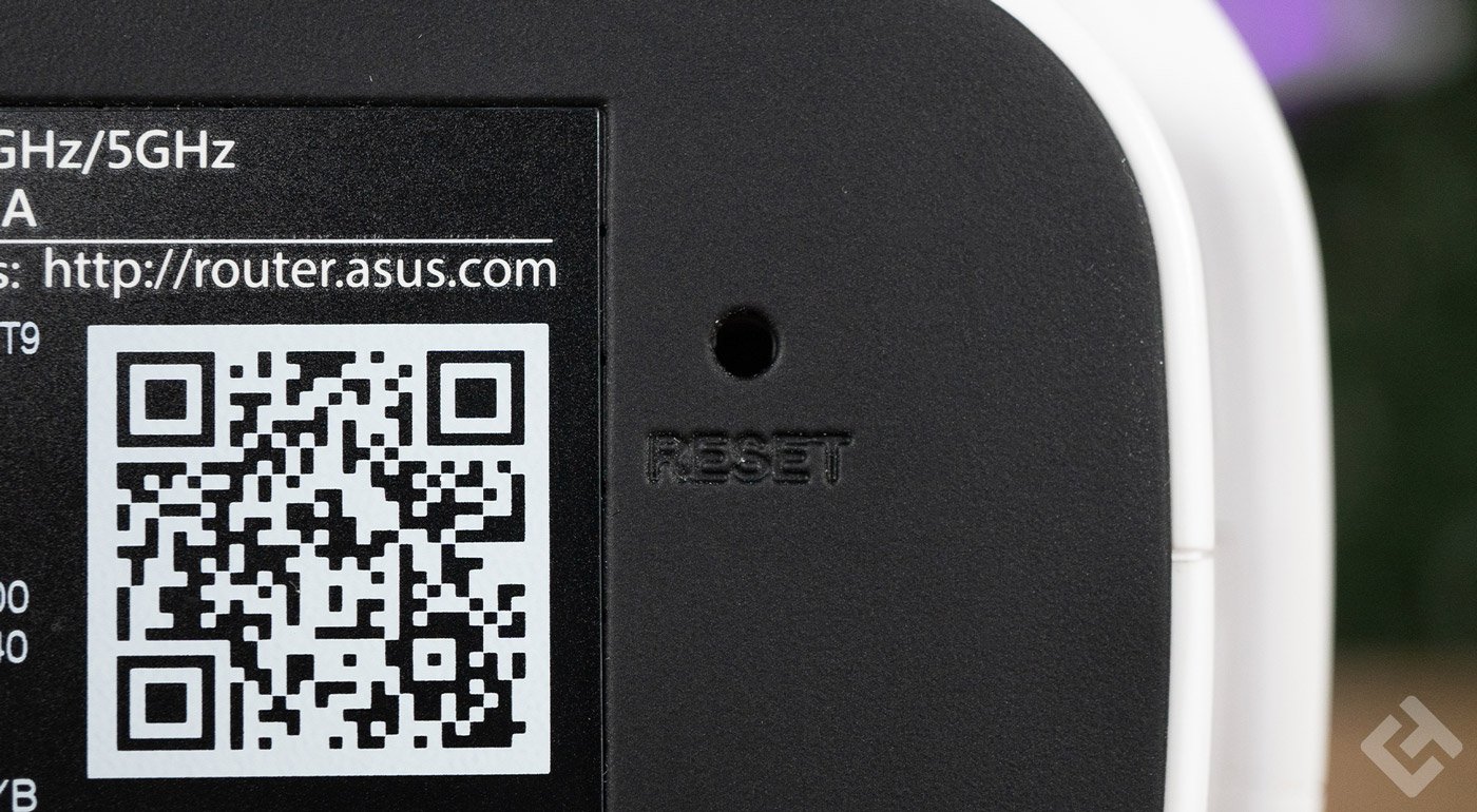 bouton reset du routeur asus xt9