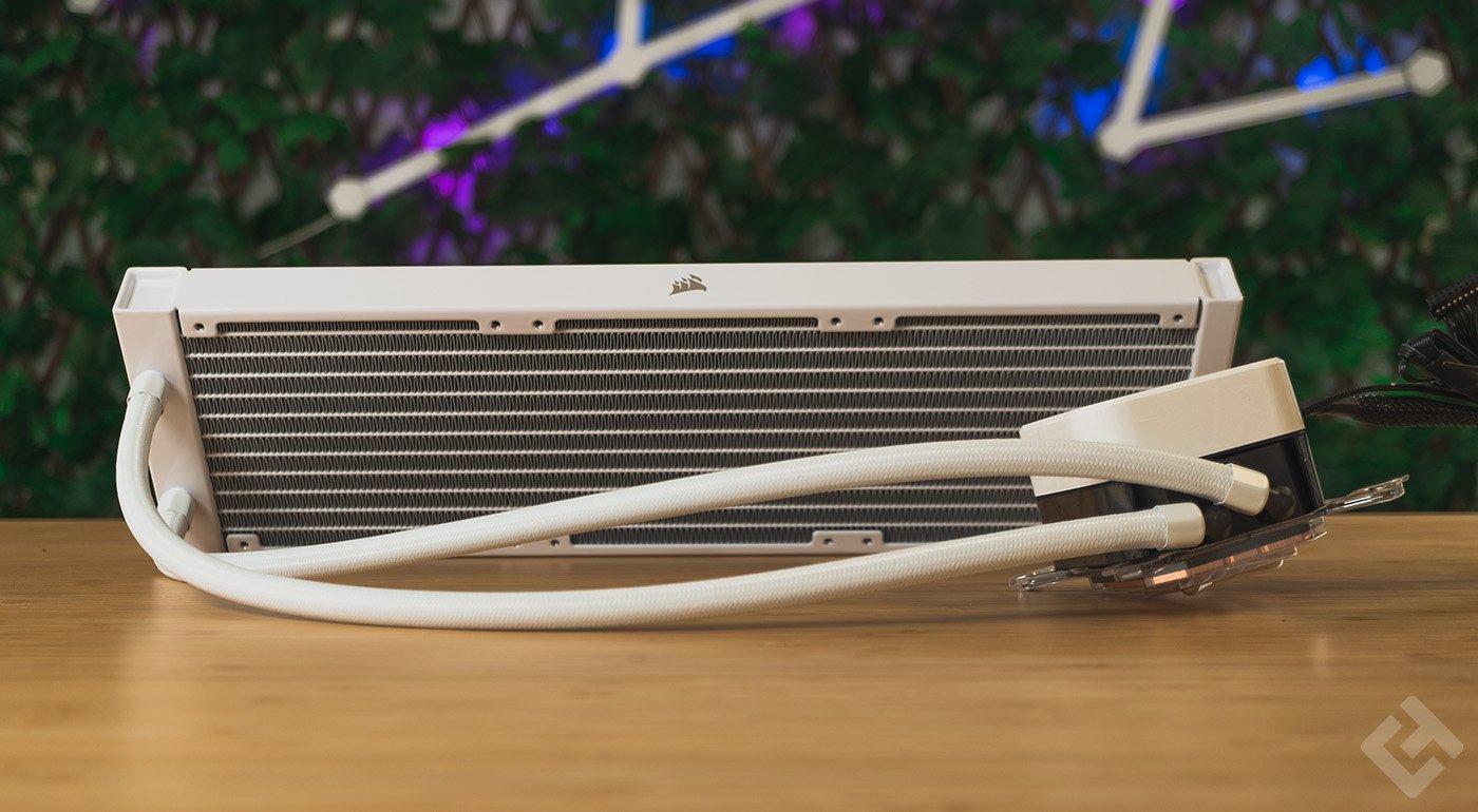 Le radiateur du Corsair iCUE H150i Elite LCD XT.