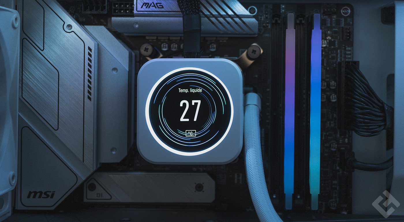 Ecran sur la pompe du Corsair iCUE H150i Elite LCD XT