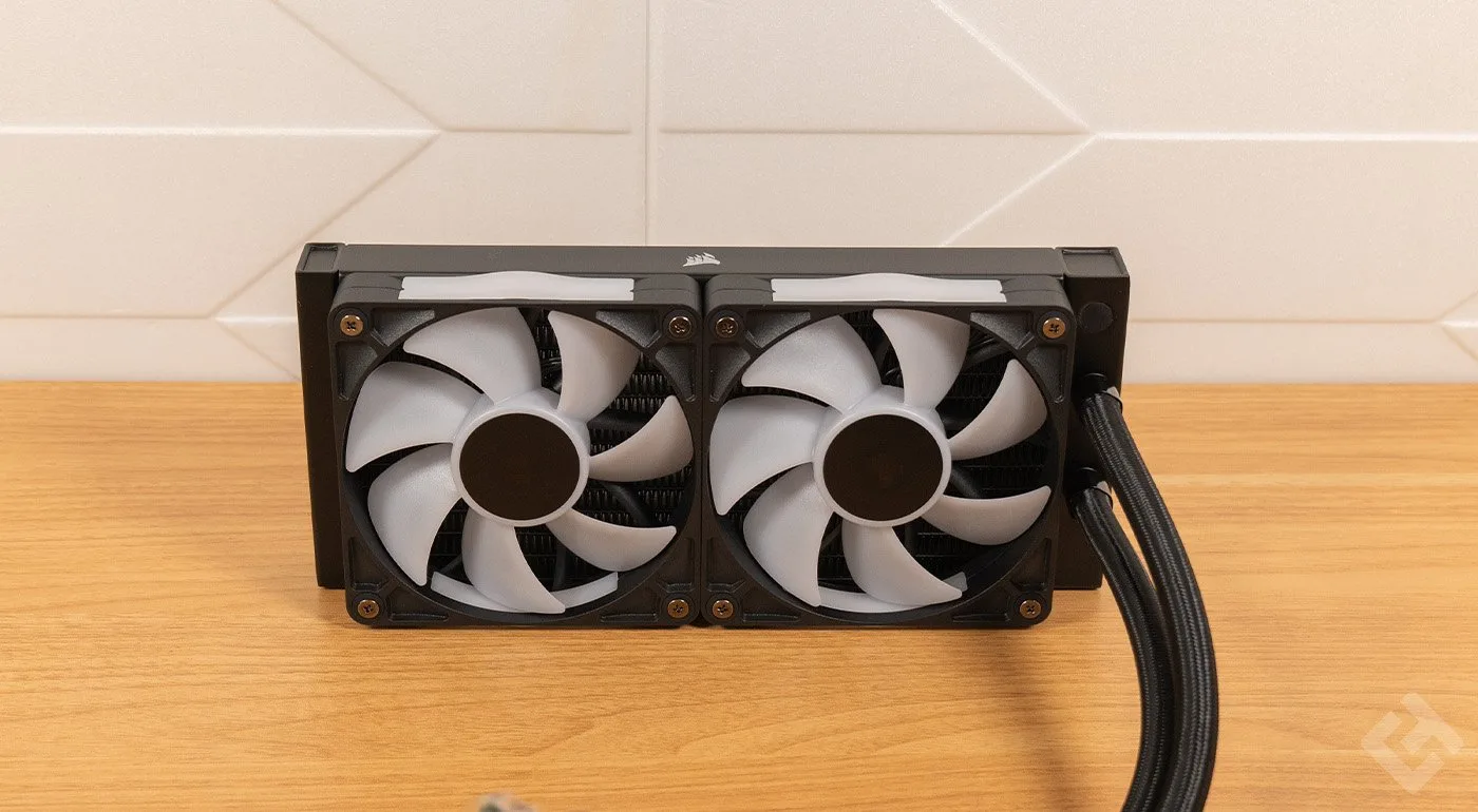 Corsair iCue Link Titan 240 RX RGB