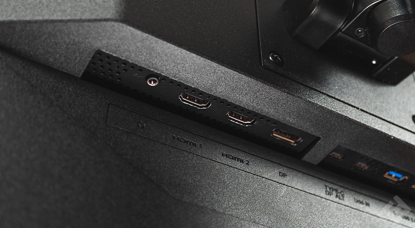 connectiques du corsair xeneon 32uhd144