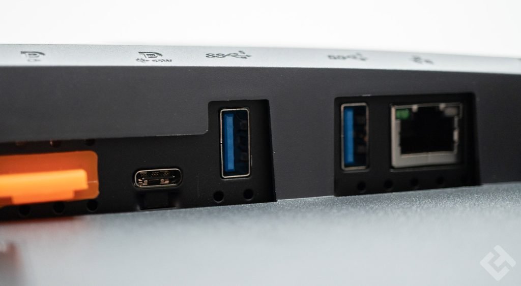 Dell P2722HE USB-A