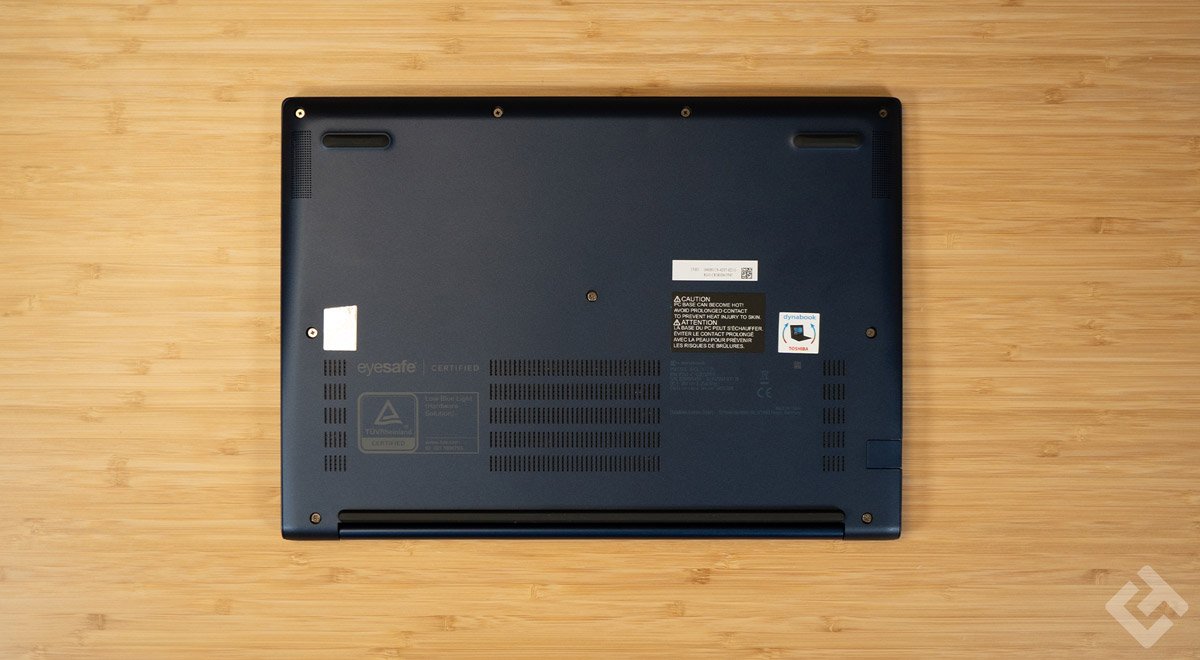 dessous du dynabook portégé x40l k
