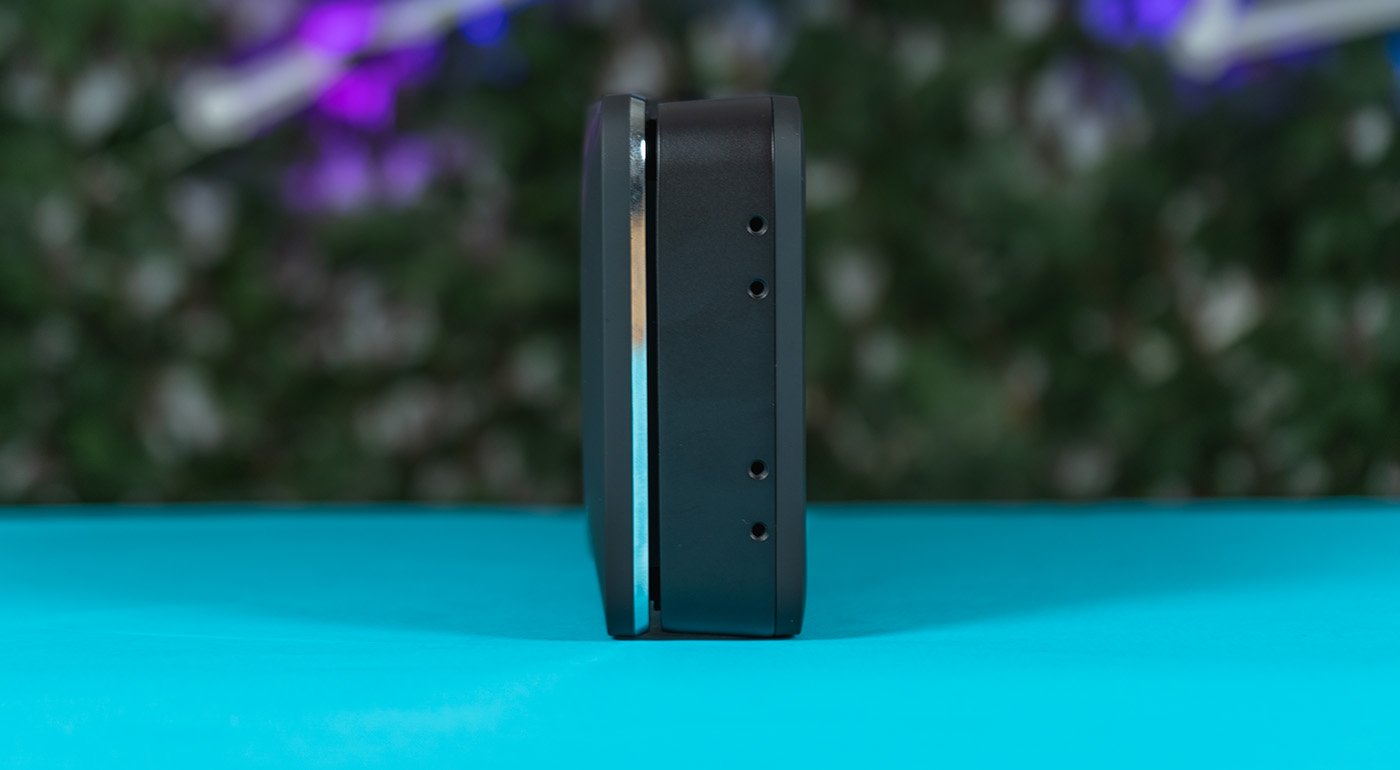 Côté droit de la Intel Arc A750