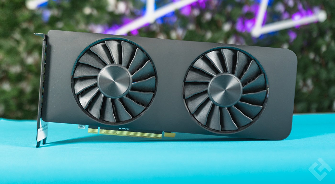 Face avant avec les ventilateurs de la Intel Arc A750