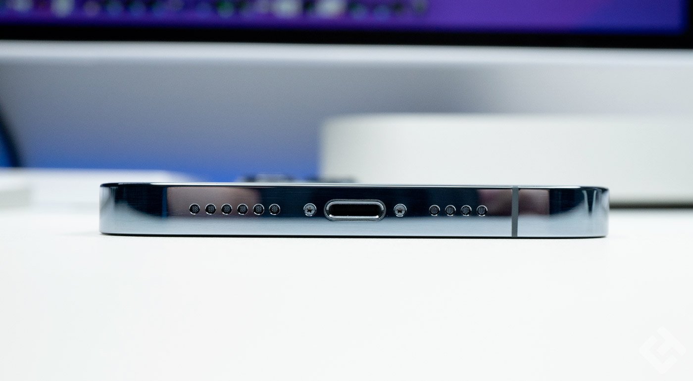 dessous de l'iphone 13 Pro max