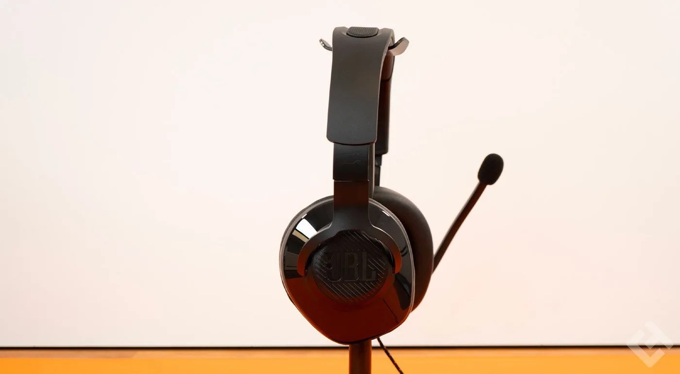 JBL Quatum 300