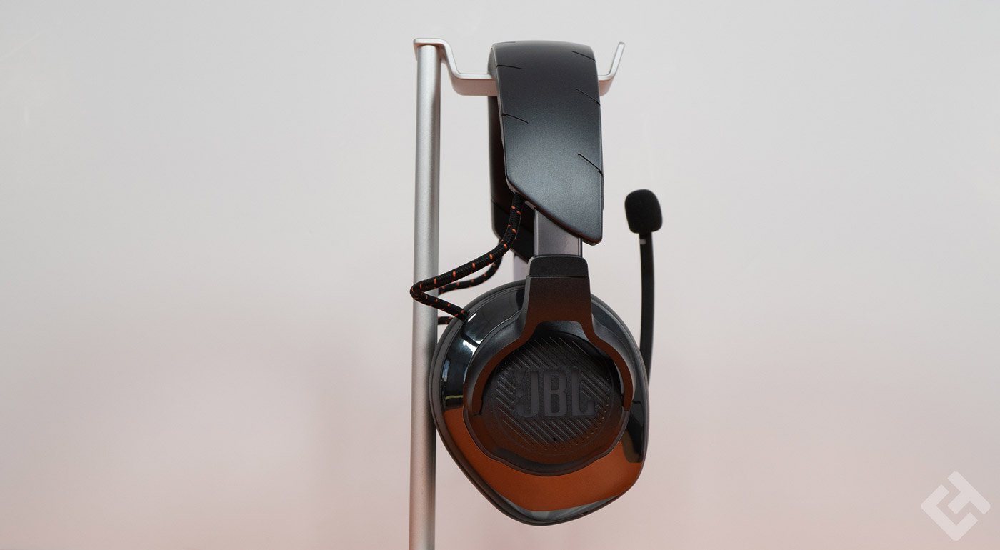 JBL Quantum 810