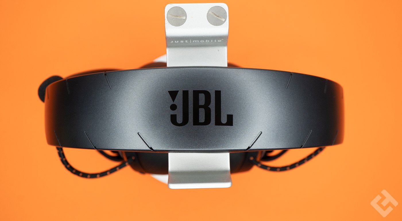 JBL Quantum 810