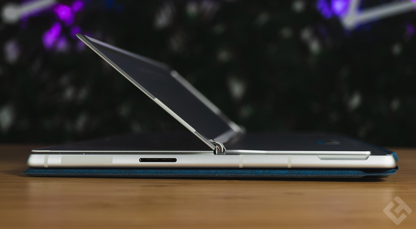 Position maximale du pied de la Surface Pro 9.
