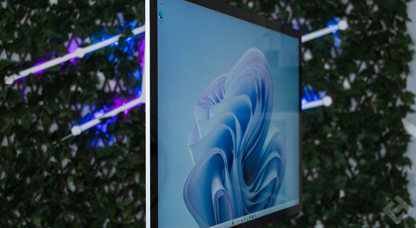Angles de vision de l'écran du Microsoft Surface Studio 2+.
