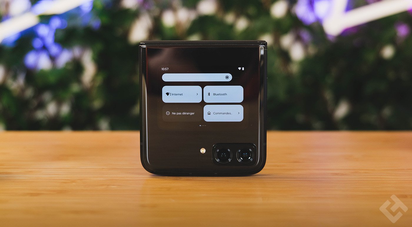 Ecran externe du Motorola Razr 2022