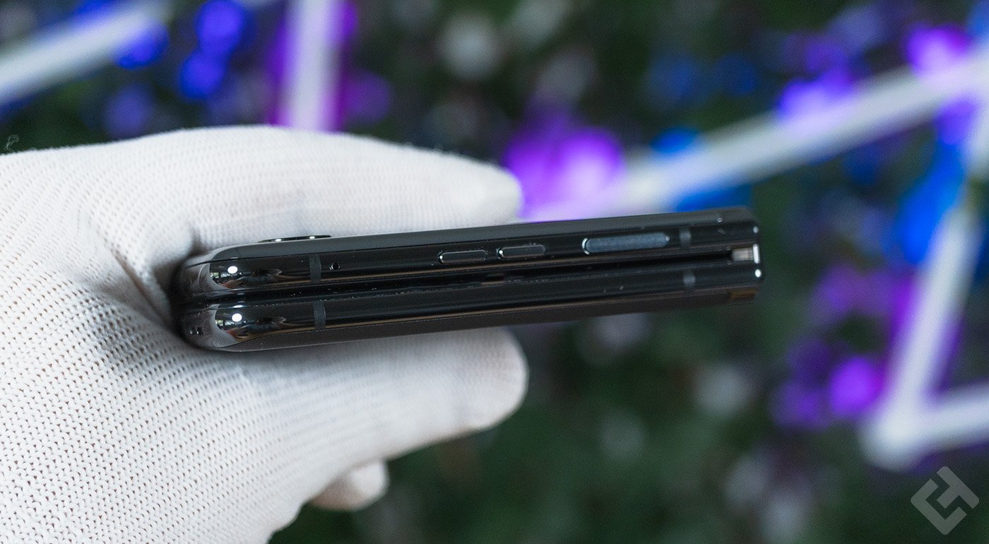 Côté droit Motorola Razr 40 Ultra