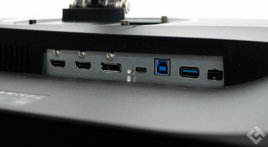 Connectiques MSI Summit MS321UP