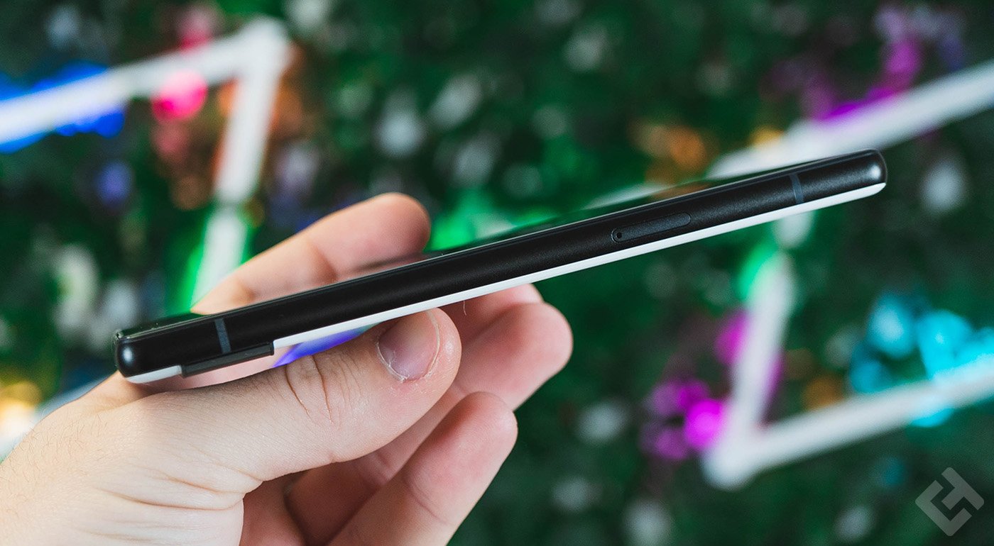 tranche gauche du pixel 6a