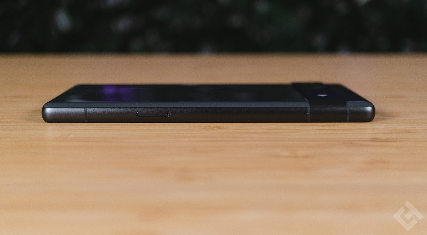 Côté gauche Pixel 7a