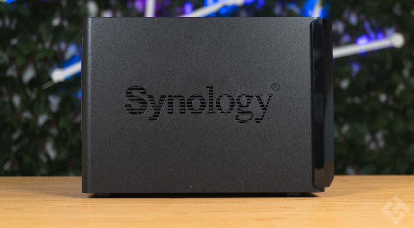 Côté gauche Synology DS223