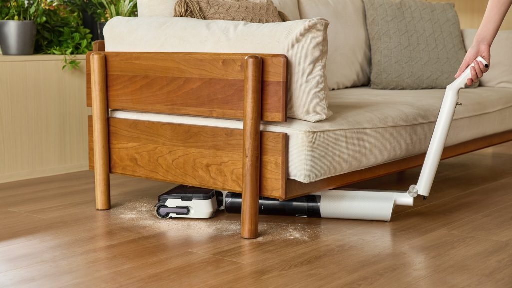 Tineco FLOOR ONE i7 Fold : un aspirateur-laveur à manche pliant à 180°