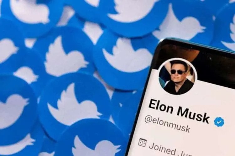 Le conseil d'administration de Twitter approuve l'offre de rachat de 44 milliards de dollars de Musk