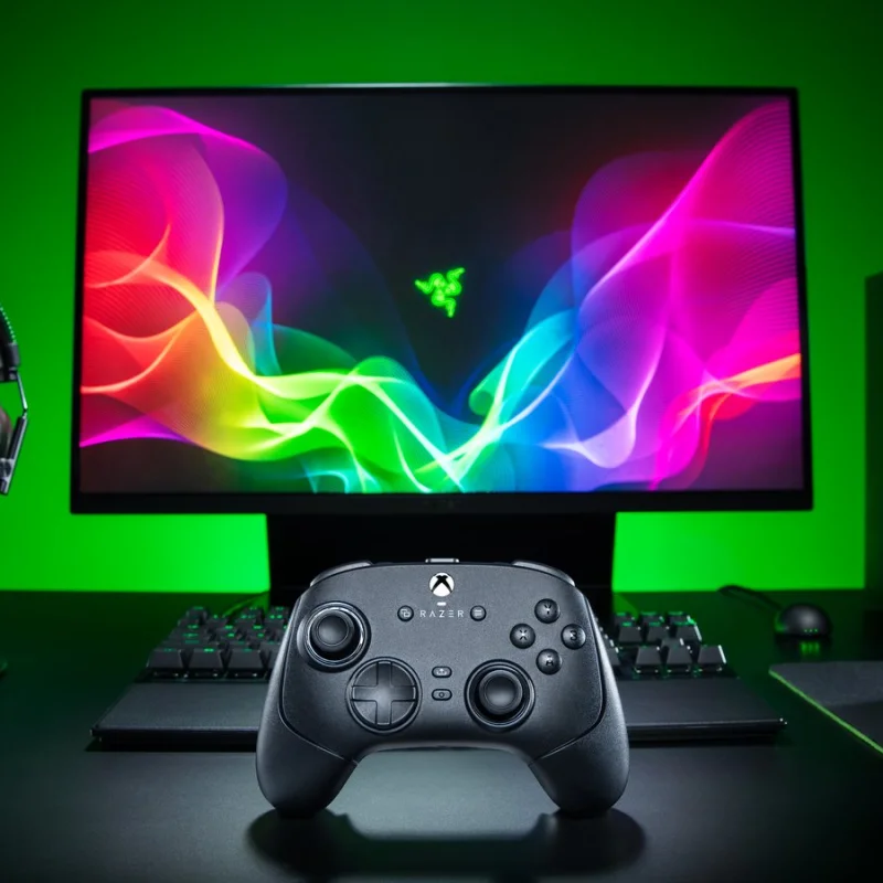 Razer Wolverine V4 Pro : 8 000 Hz et joysticks sans drift à 209,99 €