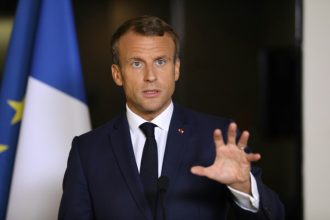 macron interdit la pornographie aux mineurs